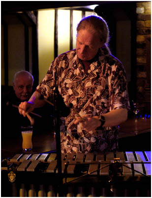 Beaujolais_Roger_35027.jpg