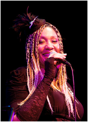 Kelly_Juliet_33517.jpg