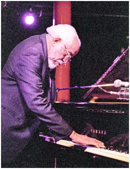 Harris_Barry_1423936.jpg