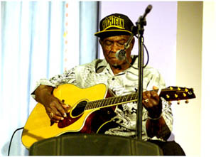 Edwards_David_'Honeyboy'_23506.jpg