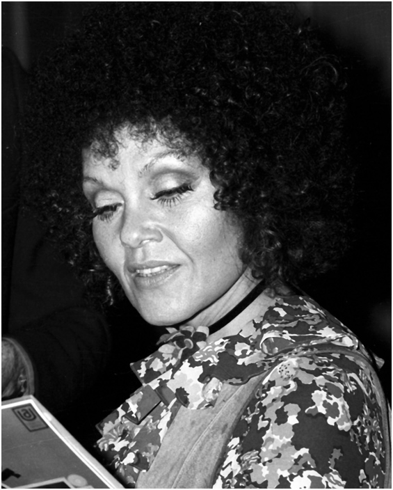 Laine_Cleo_0101724.jpg