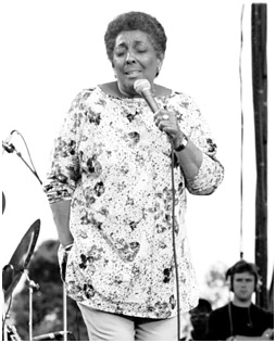 McRae_Carmen_0317602.jpg